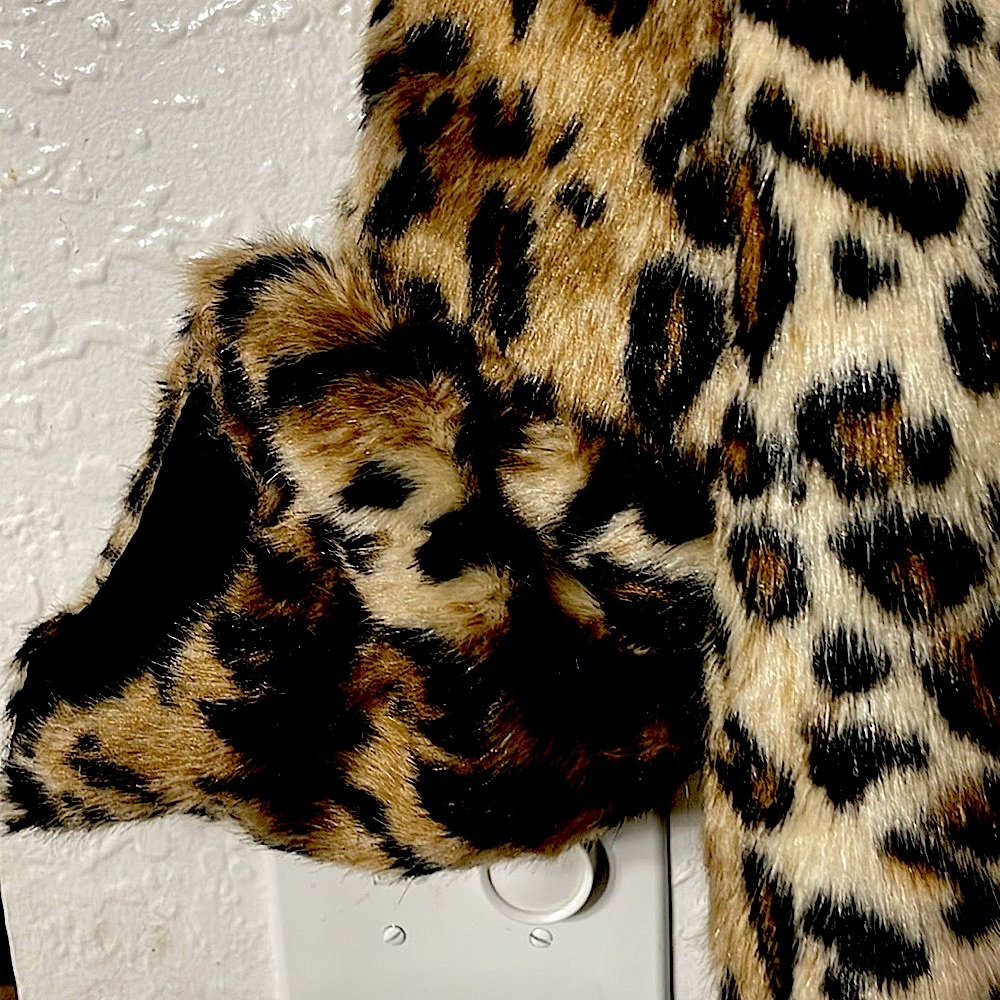 Woman’s Leopard Hooded Coat - Picture 2 of 6